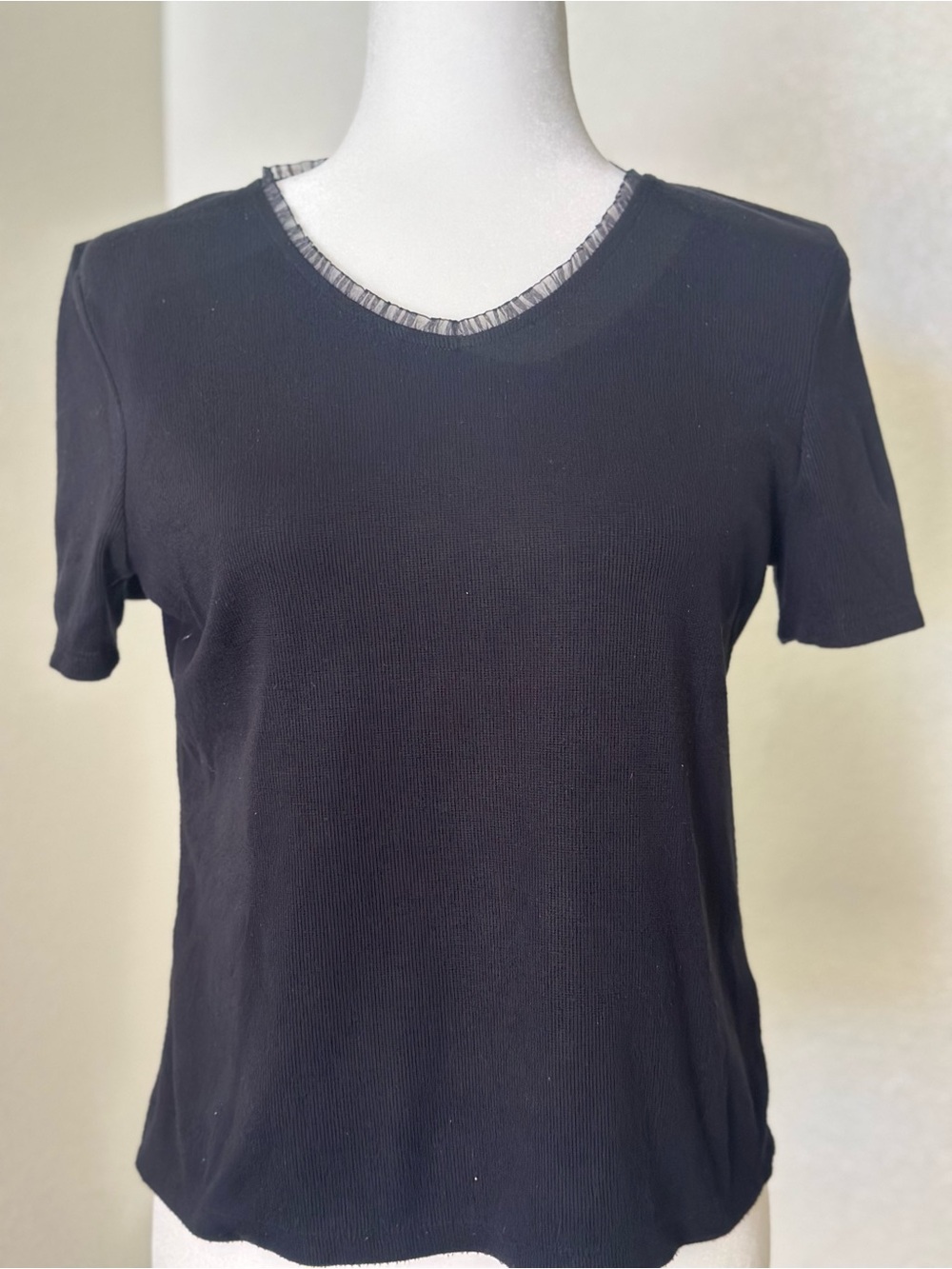 Vintage 90s Carolyn Taylor Mesh Ruffle Trim V Neck Ribbed Knit Top M